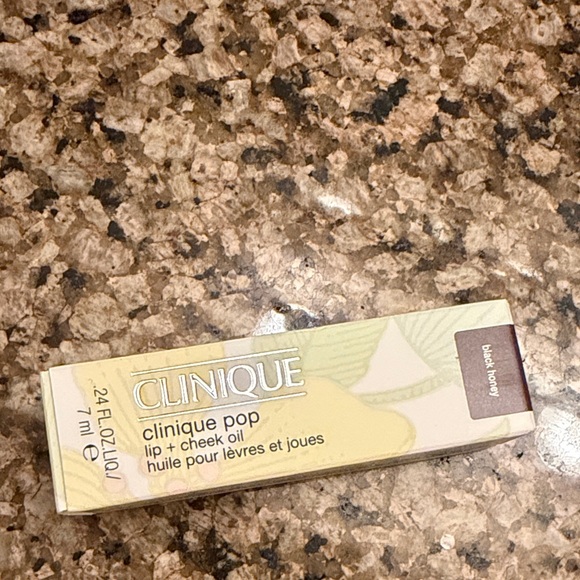 Clinique Pop Lip + Cheek Oil in Black Honey - Picture 4 of 5